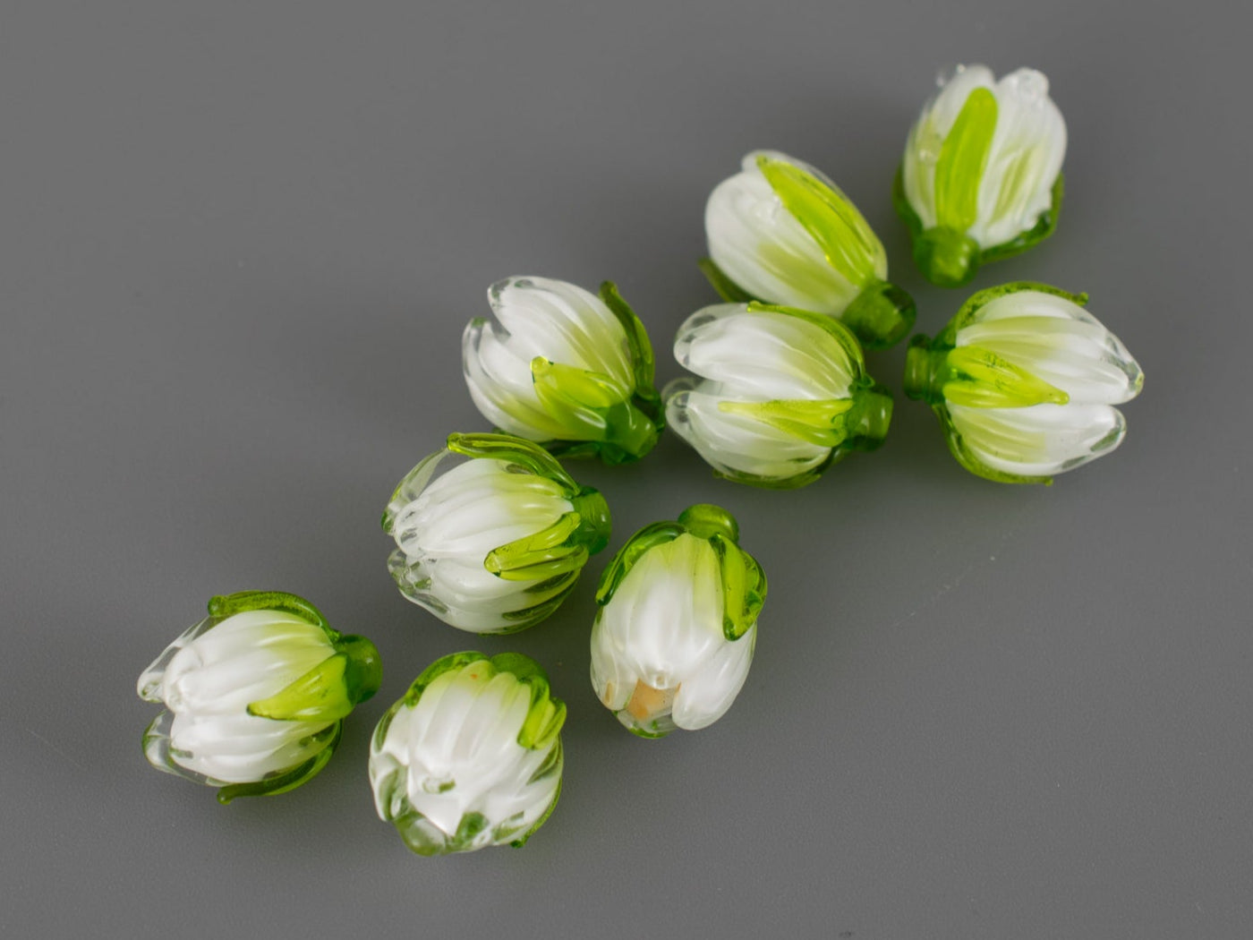 White flower bead