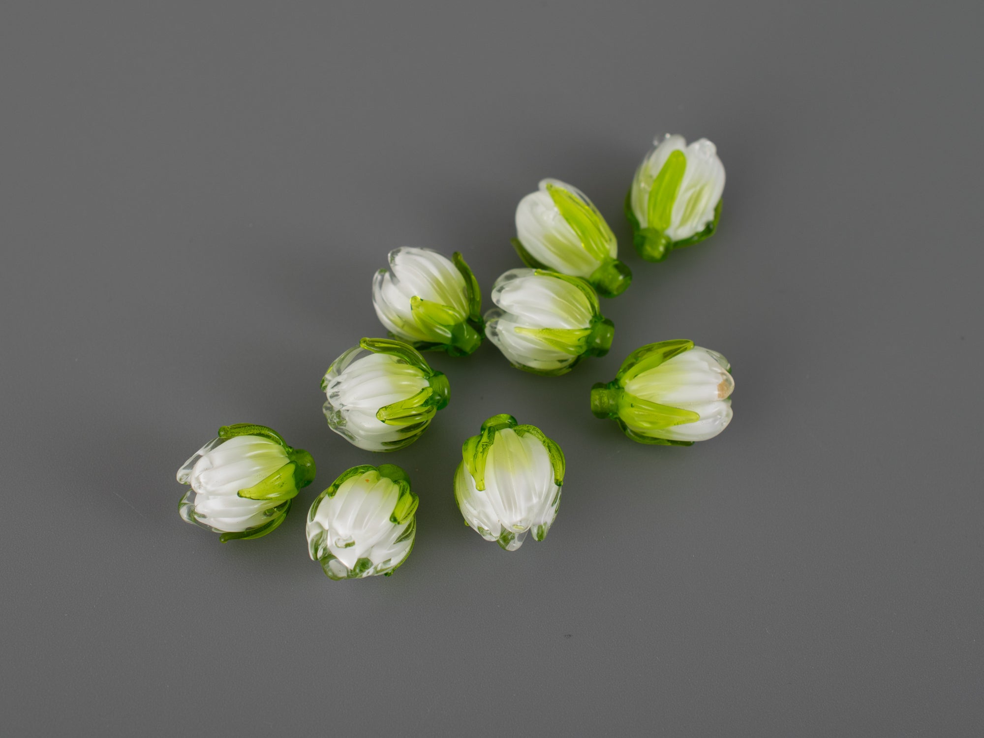 White flower bead