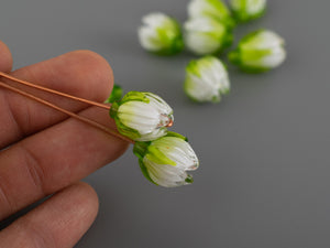 White flower bead