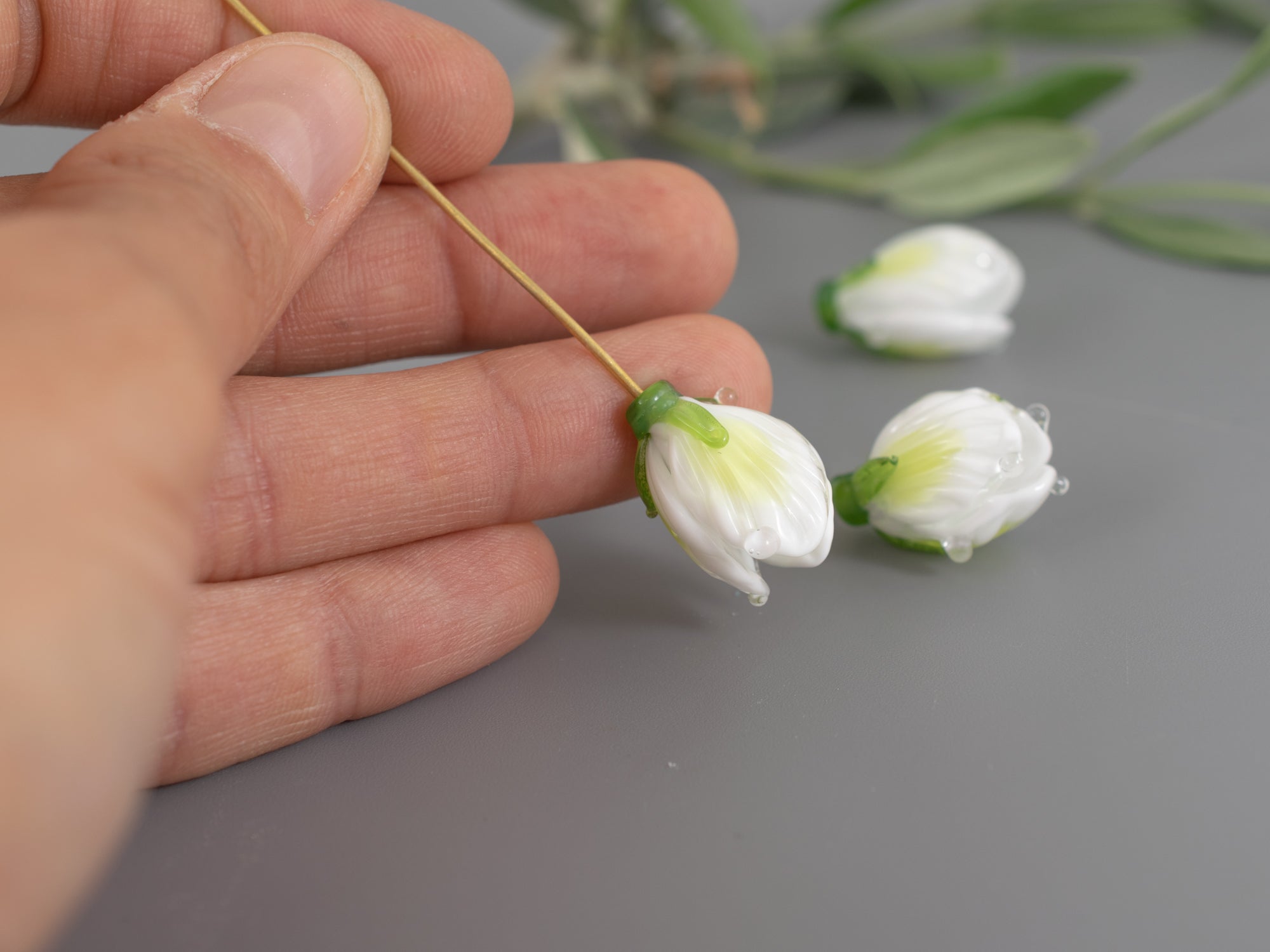 White flower bead