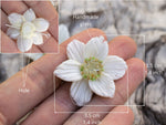 Load image into Gallery viewer, White flower bead
