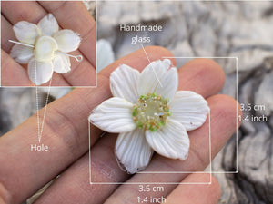 White flower bead