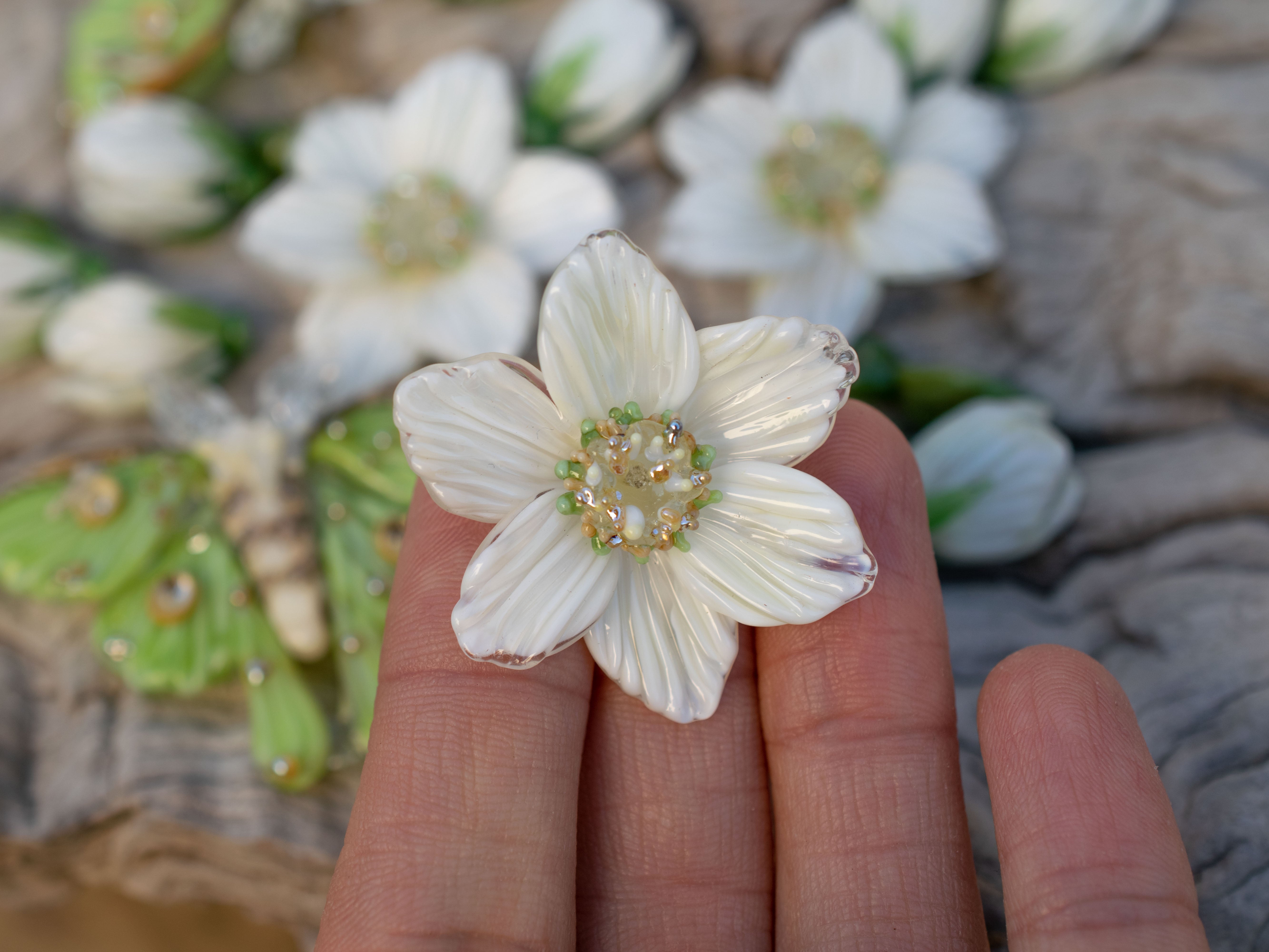 White flower bead