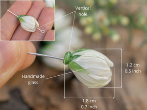 White flower bead