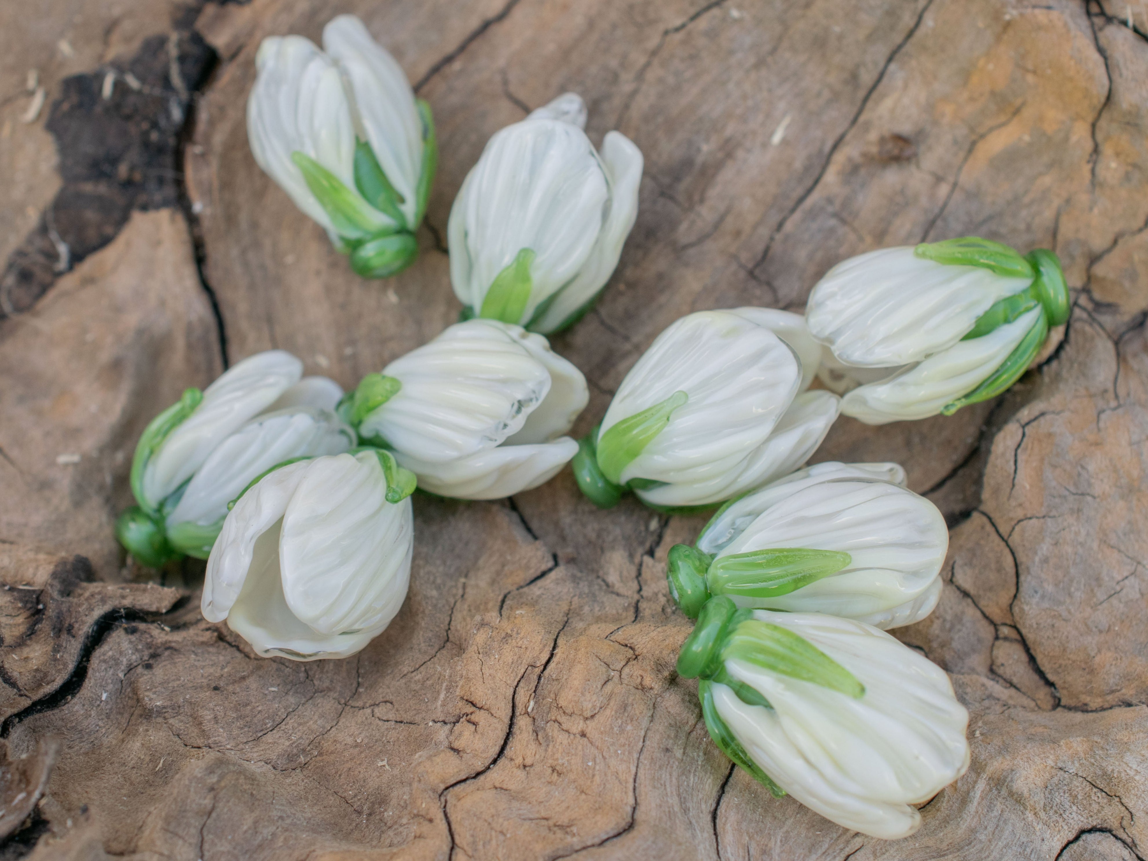 White flower bead