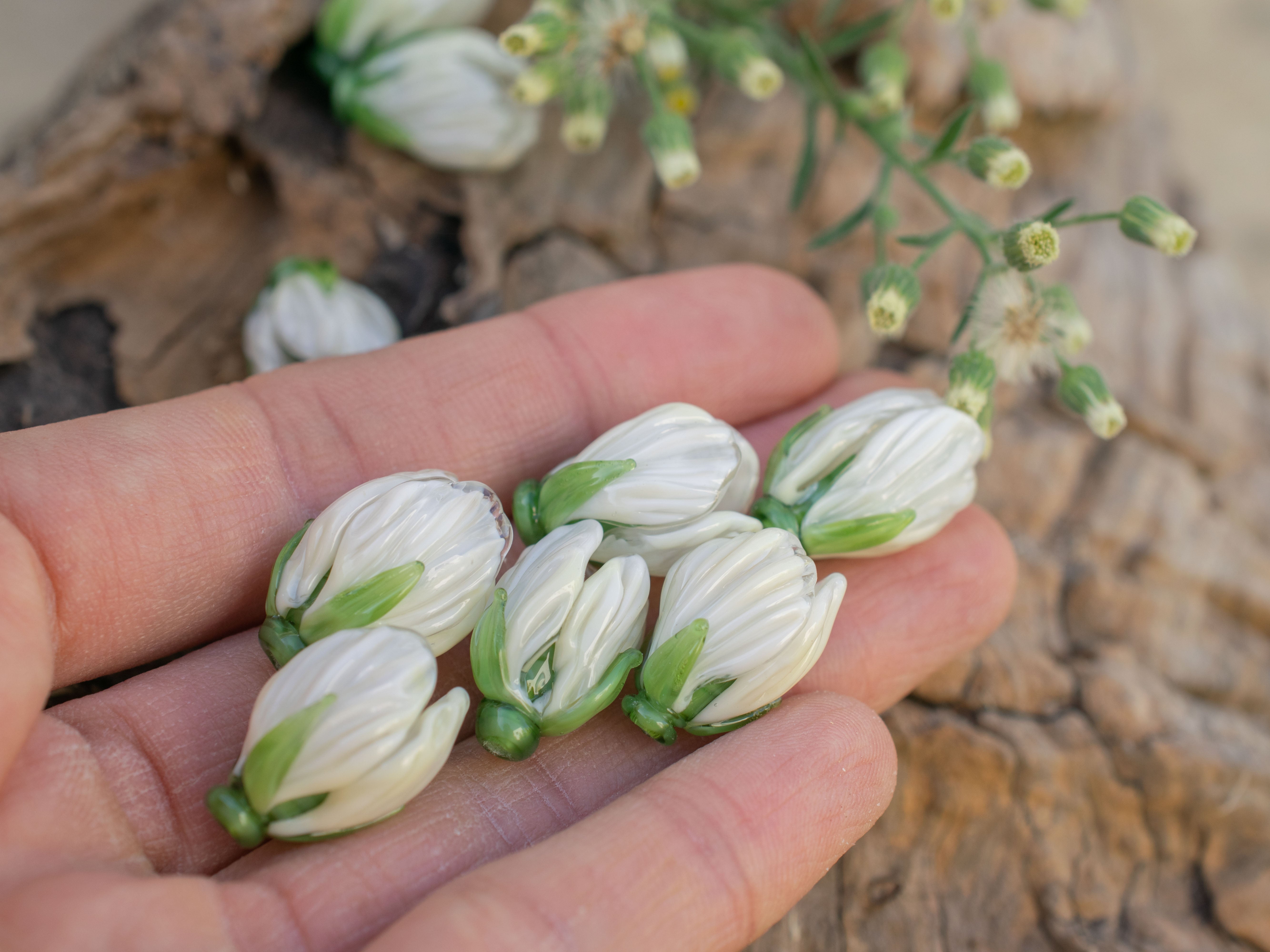 White flower bead