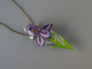 Aromatherapy necklace Iris flower