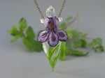 Load image into Gallery viewer, Aromatherapy necklace Iris flower
