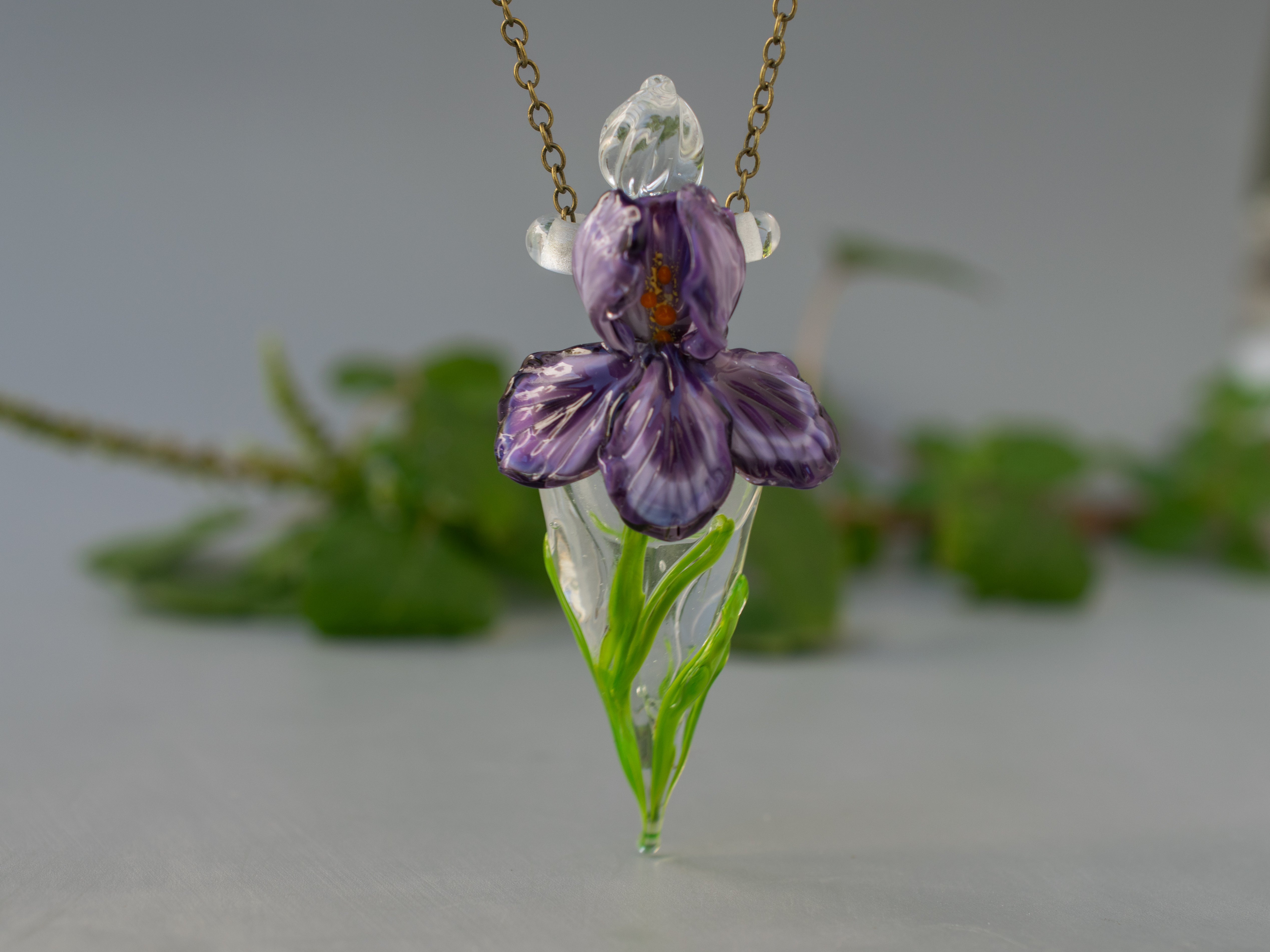 Aromatherapy necklace Iris flower