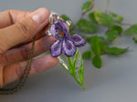 Load image into Gallery viewer, Aromatherapy necklace Iris flower
