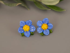 Blue flower stud earrings