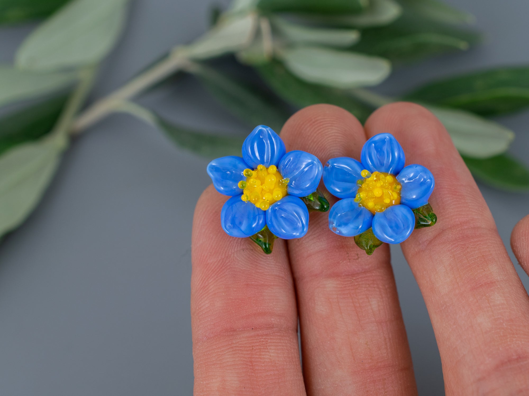 Blue flower stud earrings