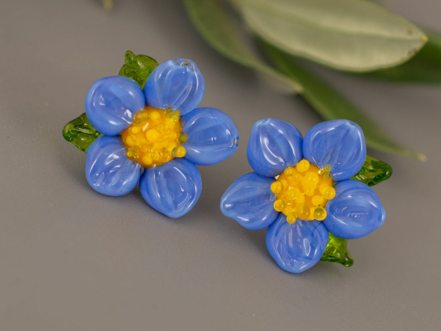 Blue flower stud earrings