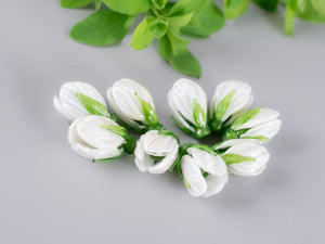 White flower bead