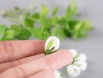 Load image into Gallery viewer, White flower bead
