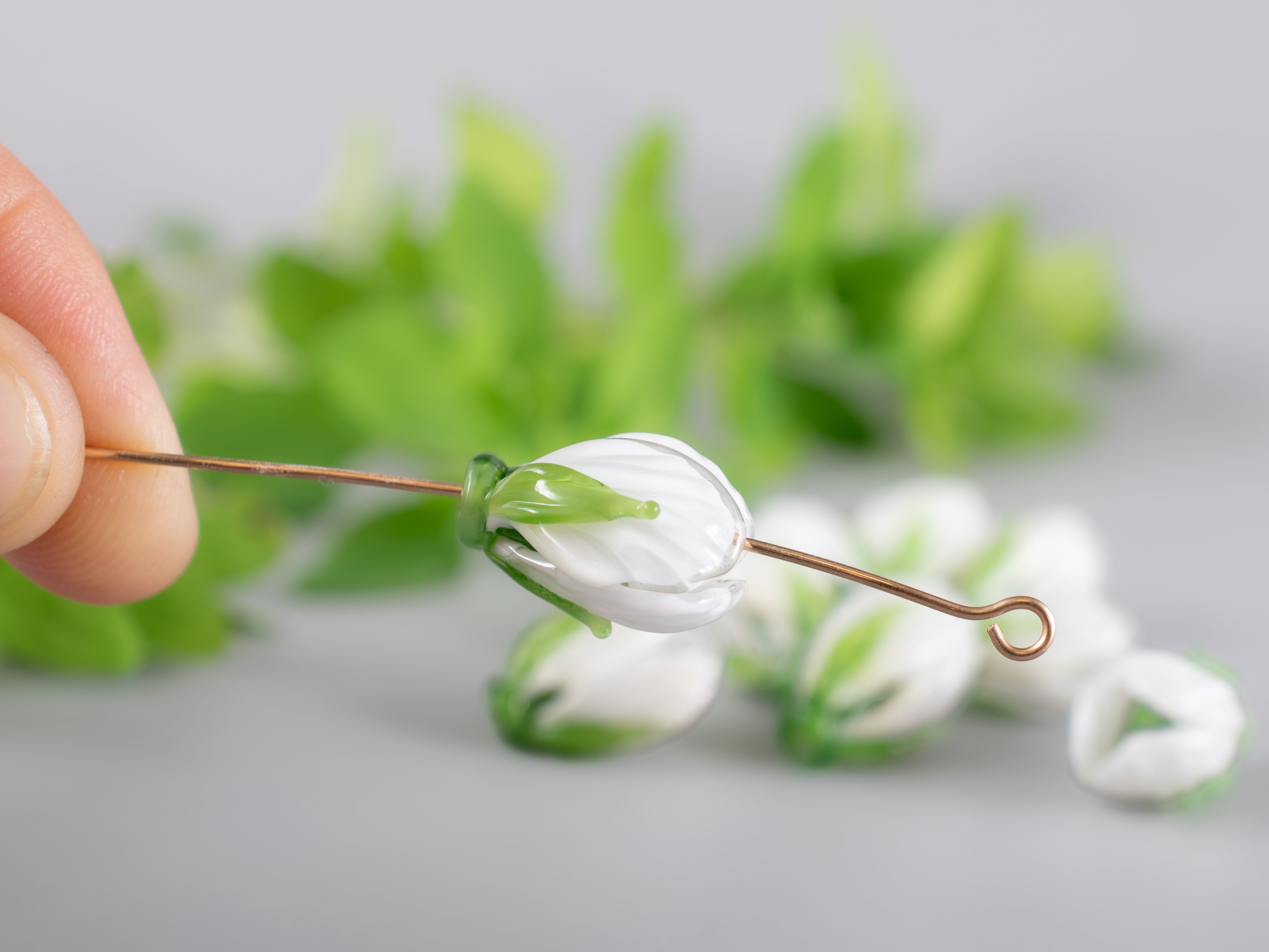 White flower bead