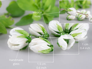 White flower bead