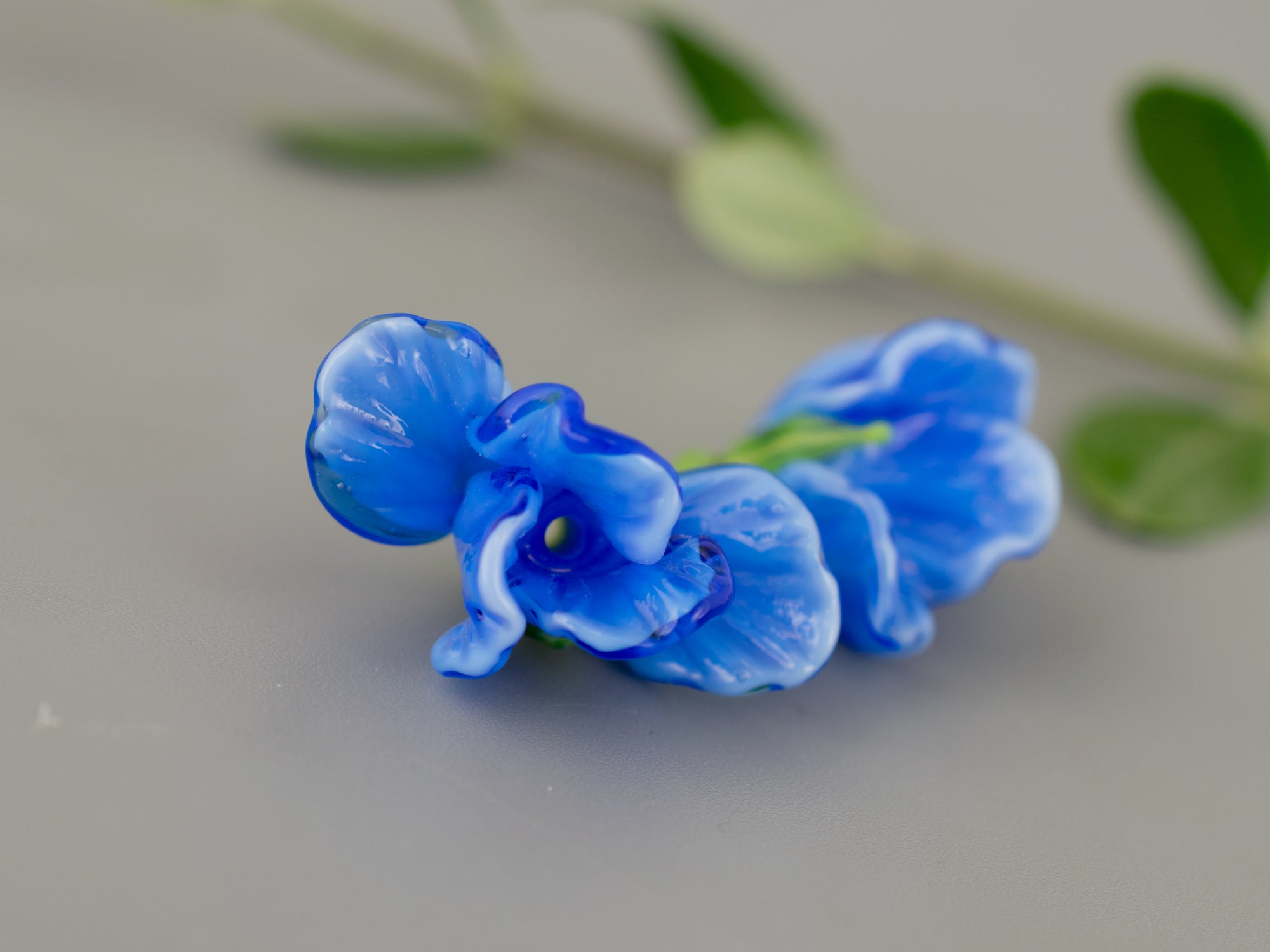 Blue flower bead