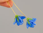 Load image into Gallery viewer, Blue flower bead
