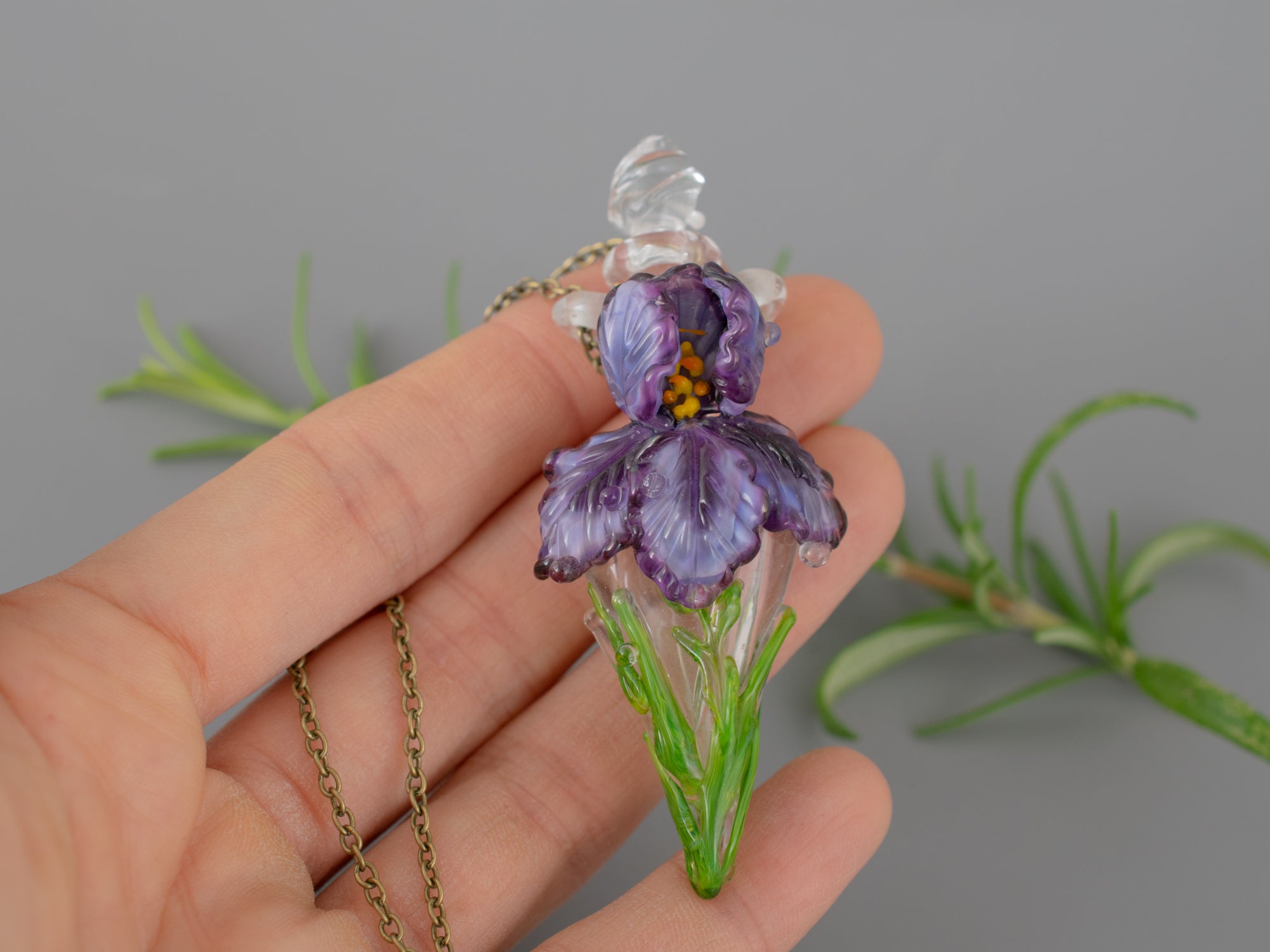 Aromatherapy necklace Iris flower