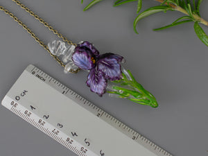 Aromatherapy necklace Iris flower