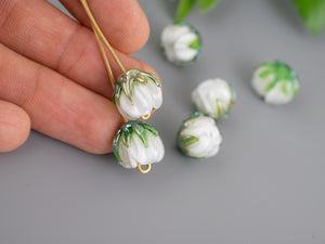 White flower bead