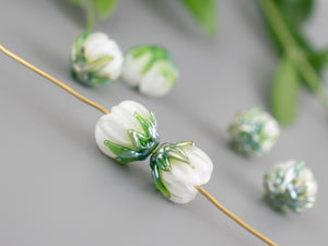 White flower bead