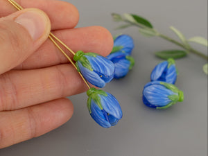 Blue flower bead