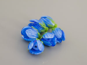 Blue flower bead