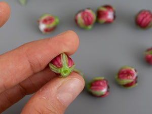 Pink flower bead