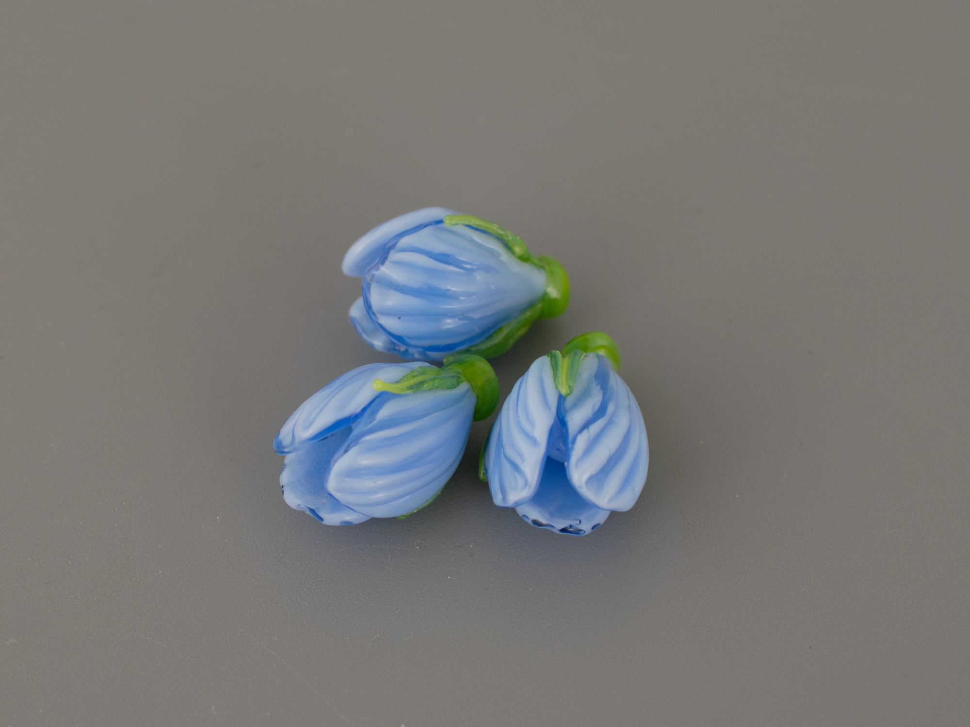 Light blue flower bead