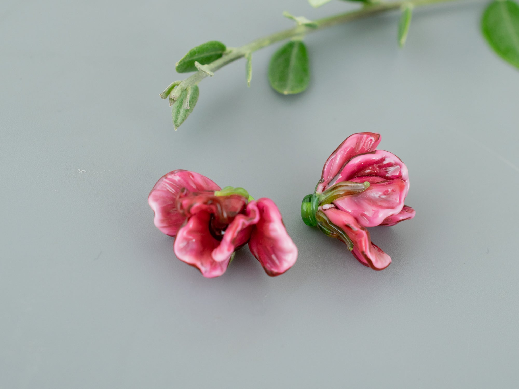 Pink flower bead