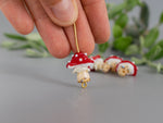 Load image into Gallery viewer, Glass mushroom bead
