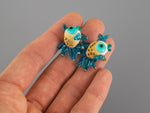 Load image into Gallery viewer, Turquoise fish glass bead
