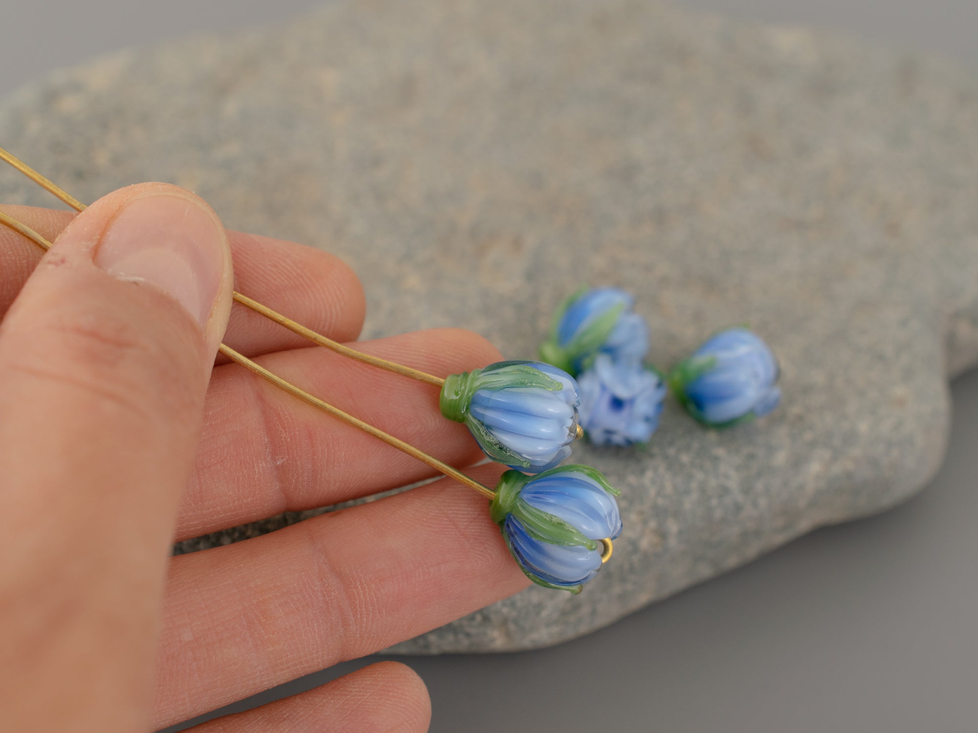 Light blue flower bead