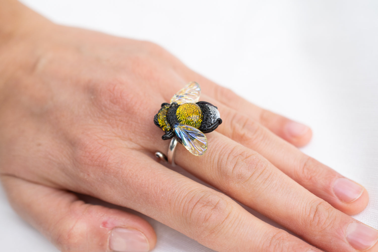 Bee ring ajustable size