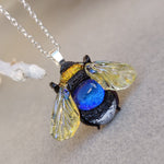 Load image into Gallery viewer, Glass bee necklace blue
