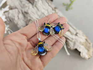 Glass bee necklace blue