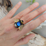 Load image into Gallery viewer, Glass Bee ring  blue ajustable size
